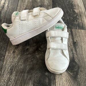 White Adidas sneakers 10c